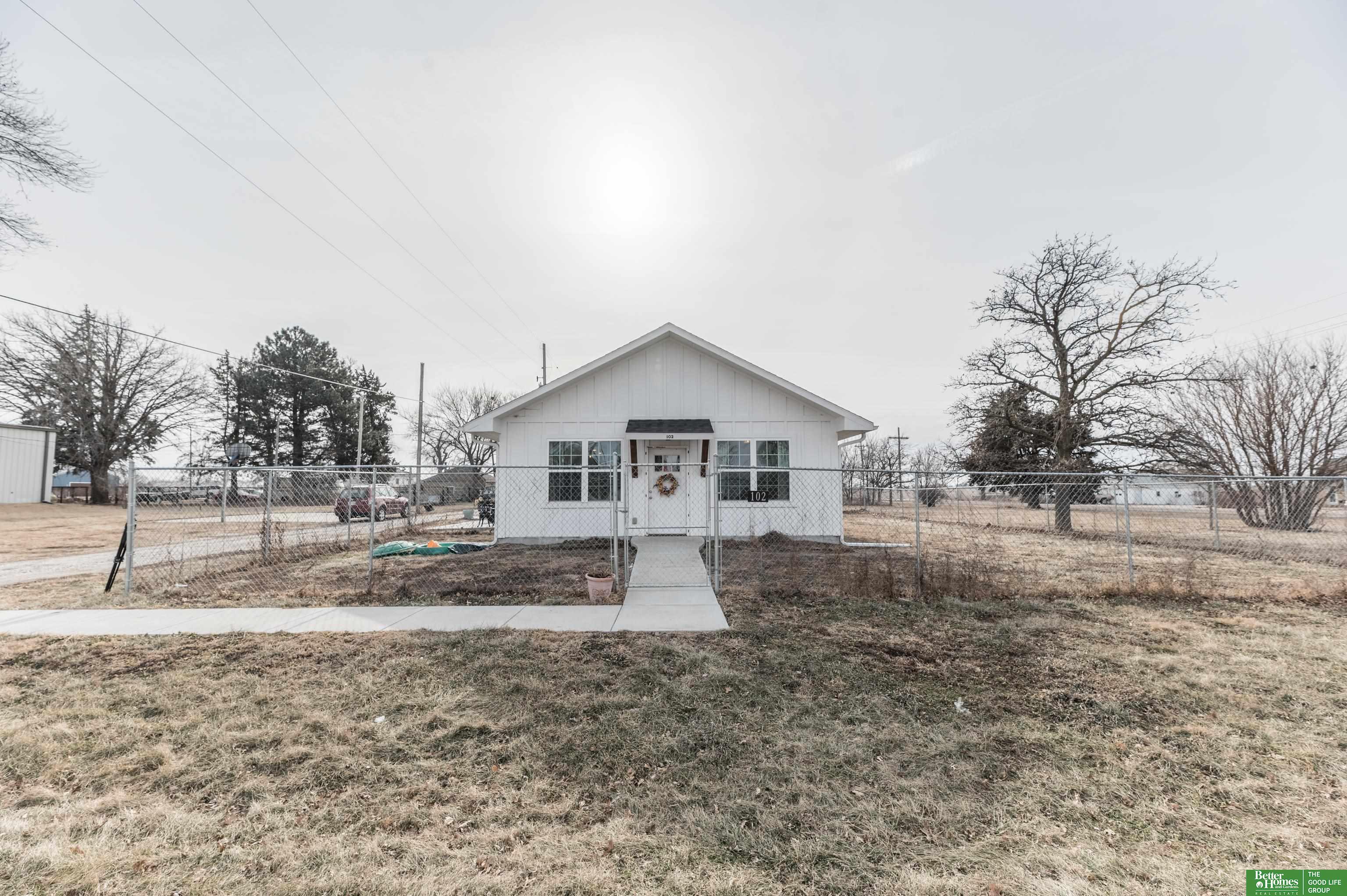 102 E 2nd Street