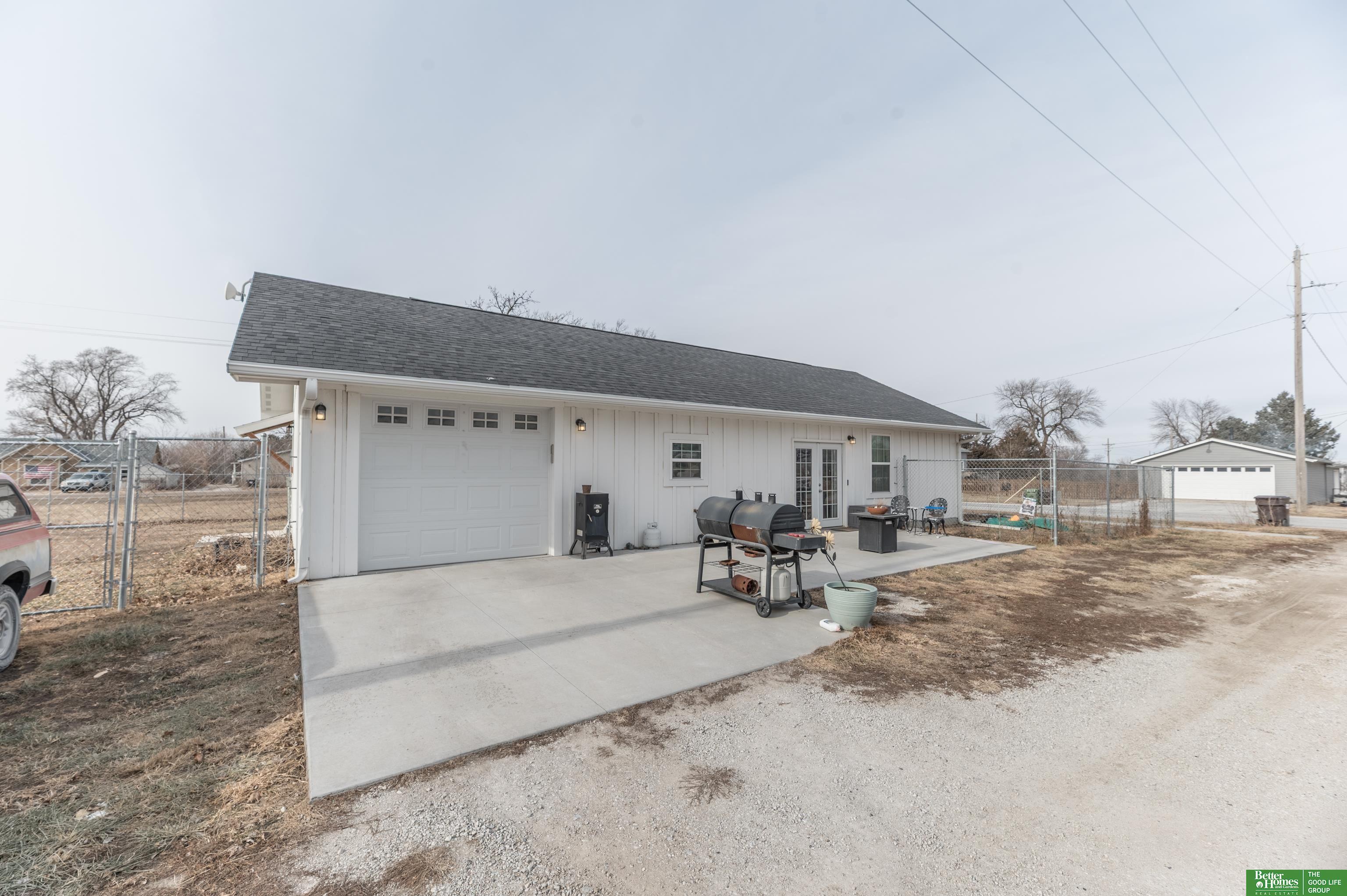102 E 2nd Street