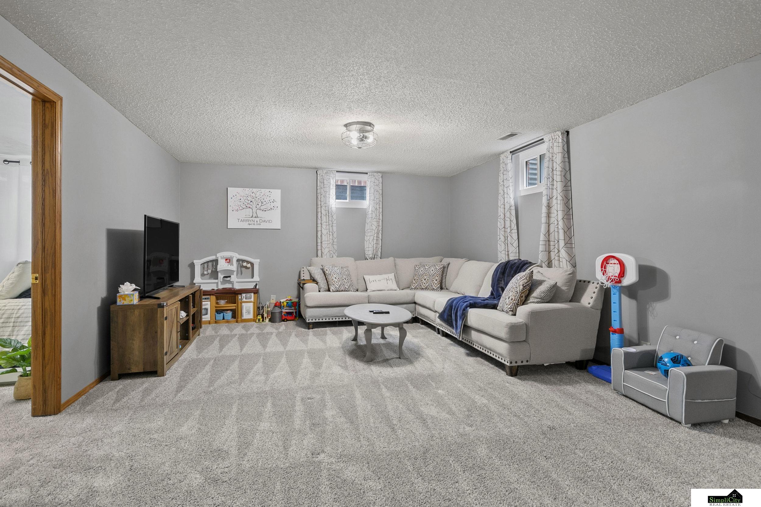 803 N 86Th Street