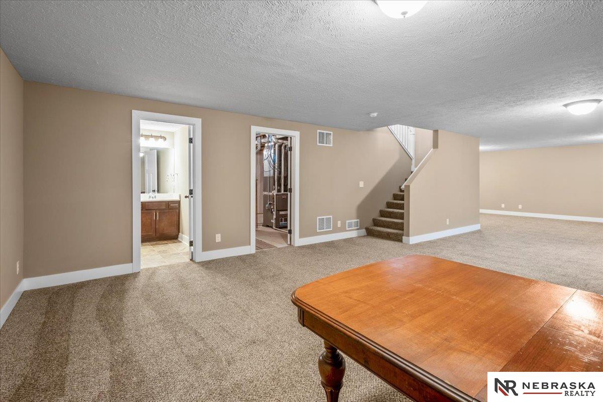 2205 Hedgeapple Road