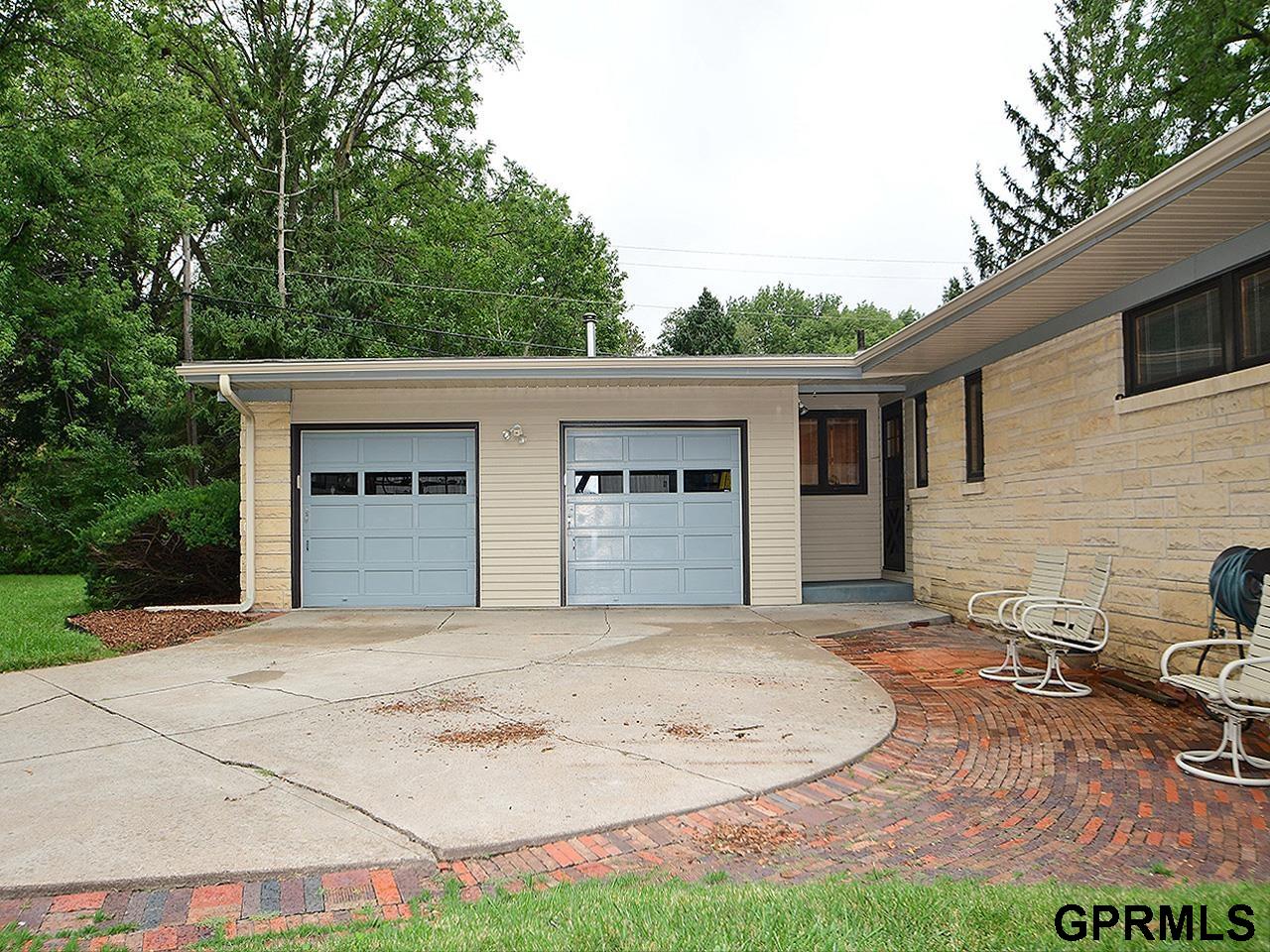 933 Moraine Drive