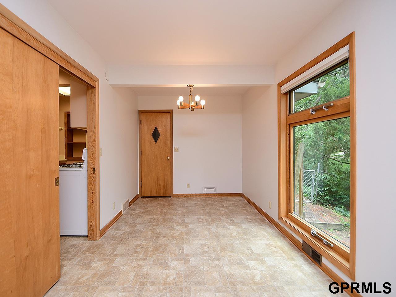 933 Moraine Drive