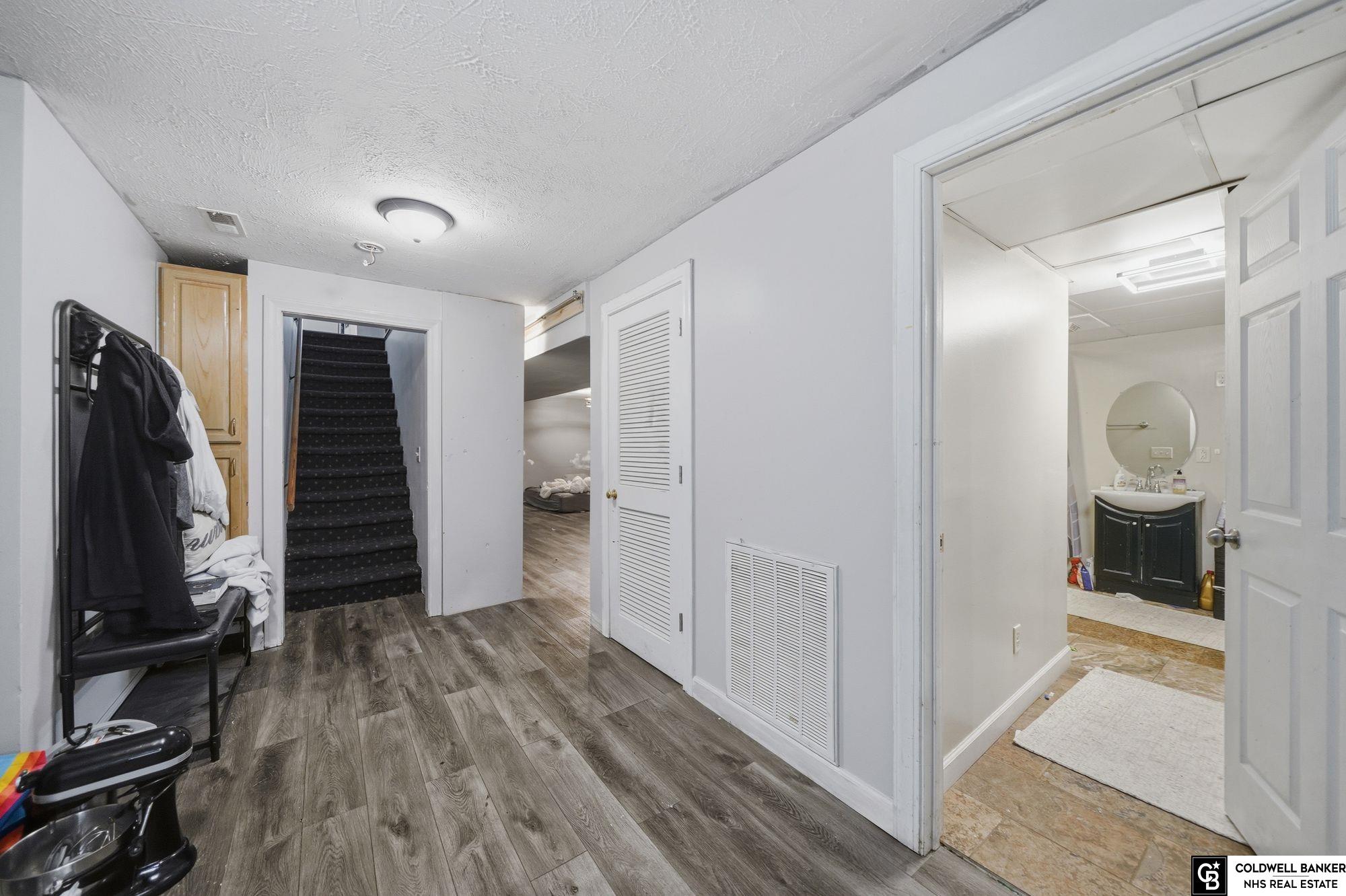 3220 Richard Court