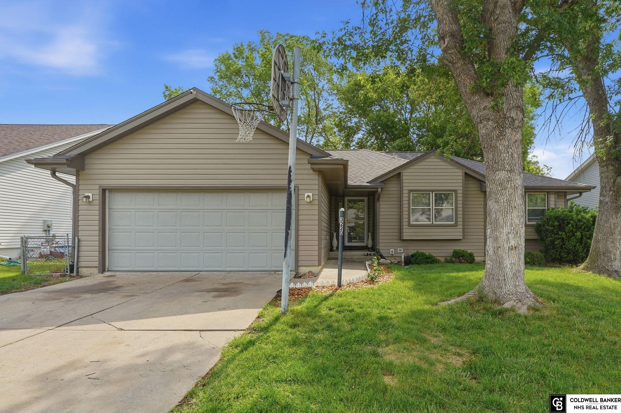 3220 Richard Court