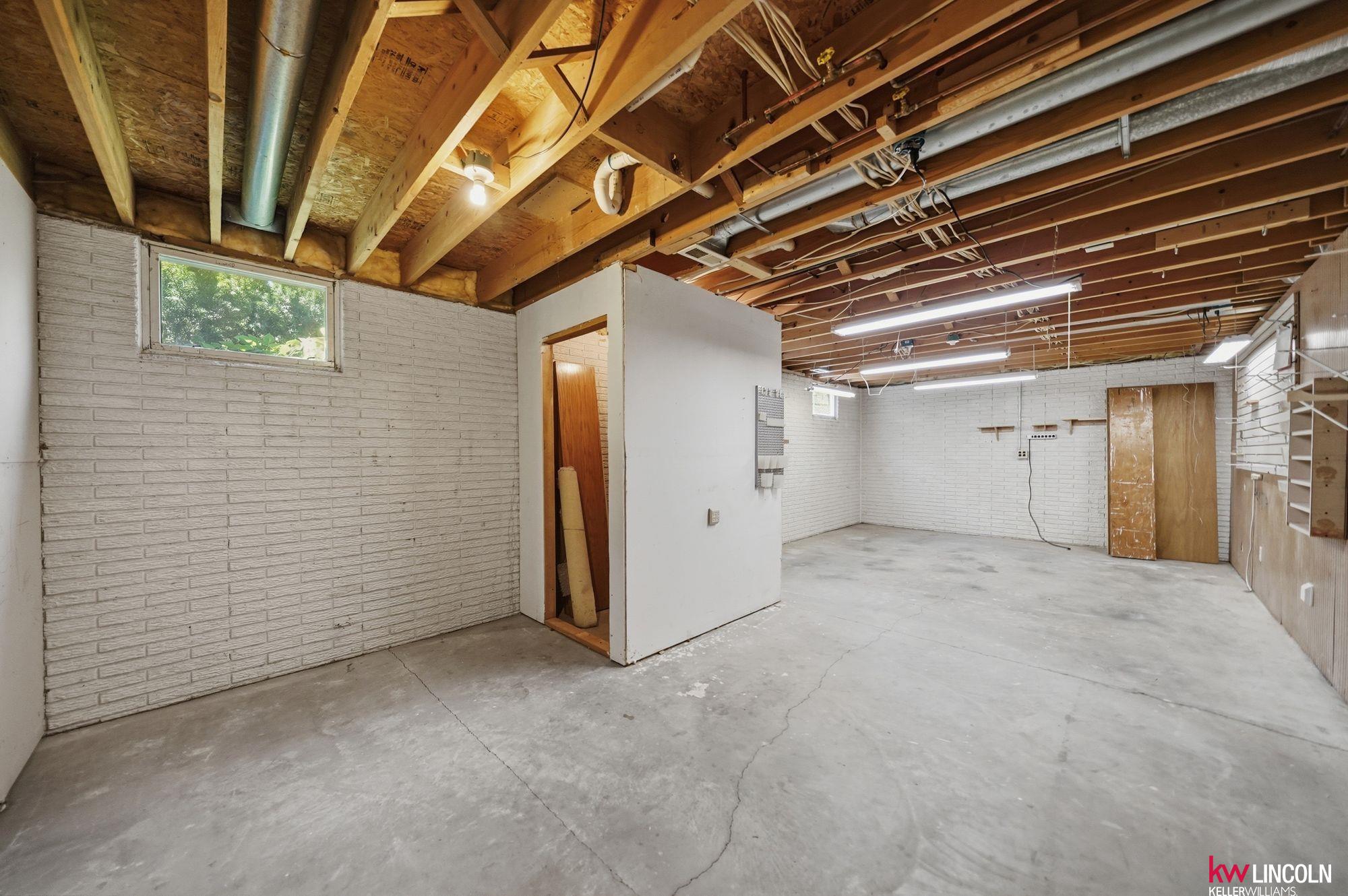 5311 Hallshire Court