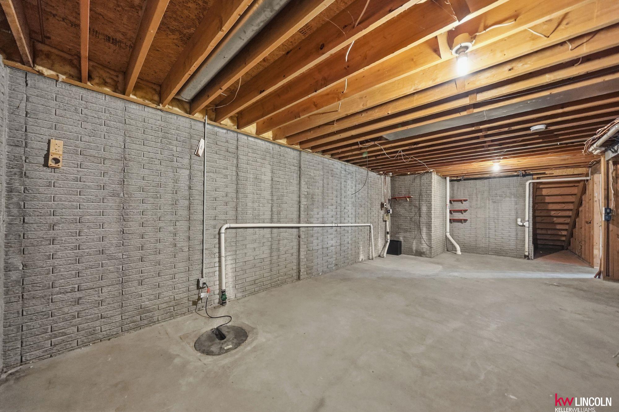 5311 Hallshire Court