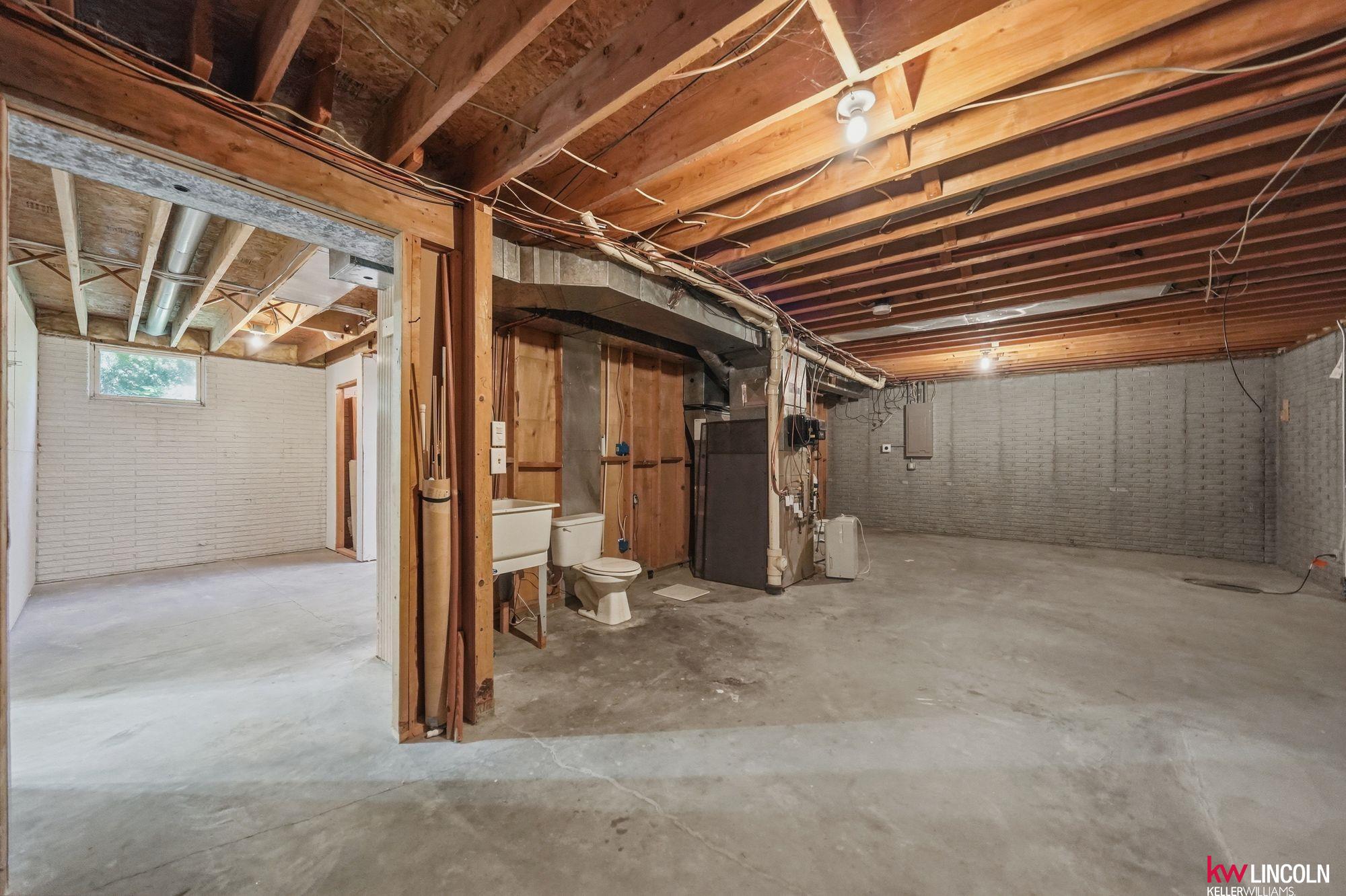 5311 Hallshire Court