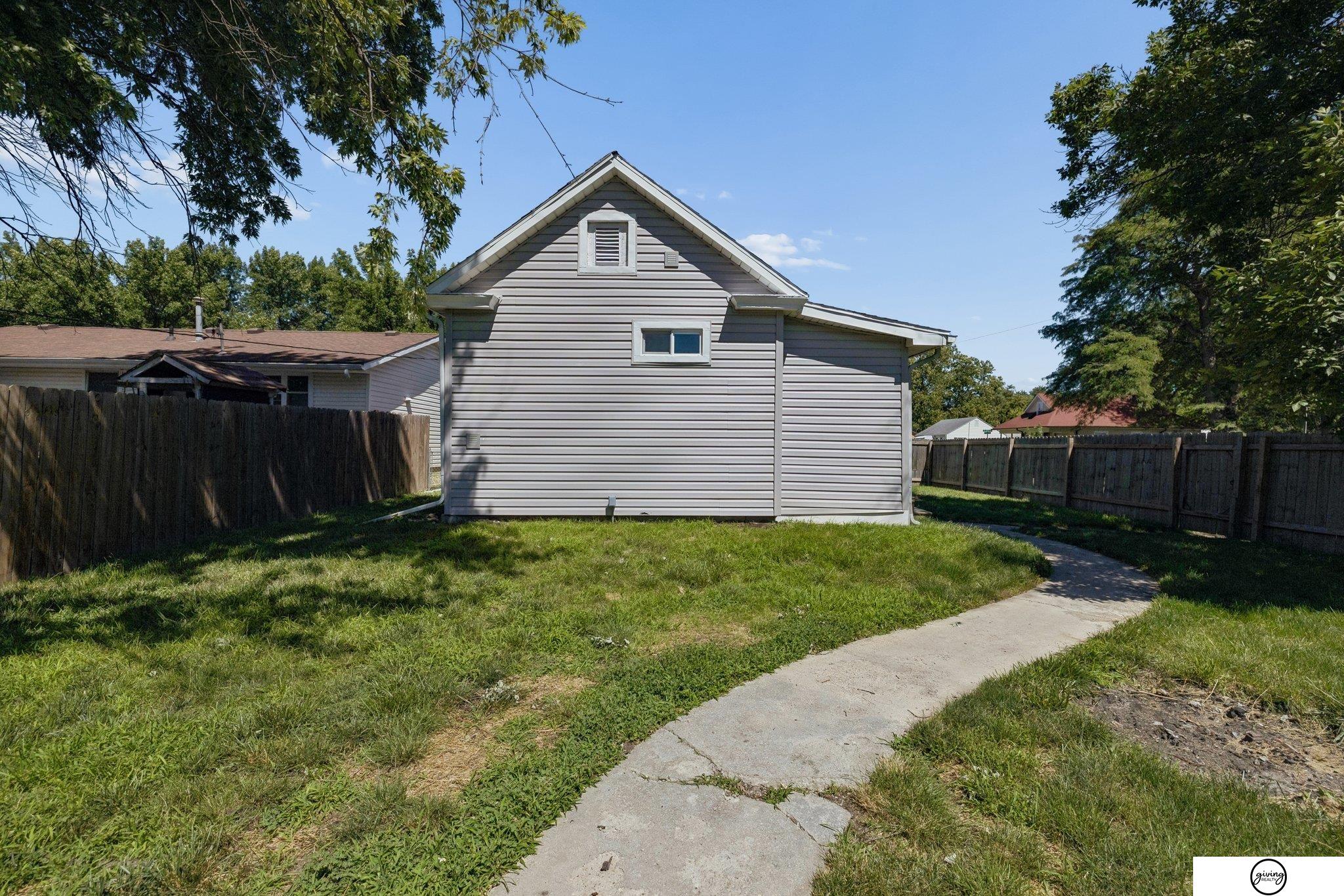 2903 N 42nd Street