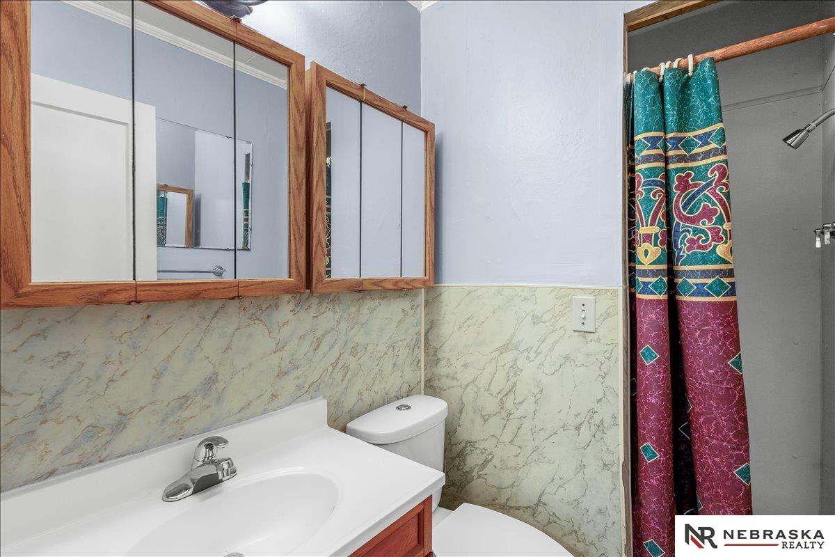 1702 Schoenheit Street