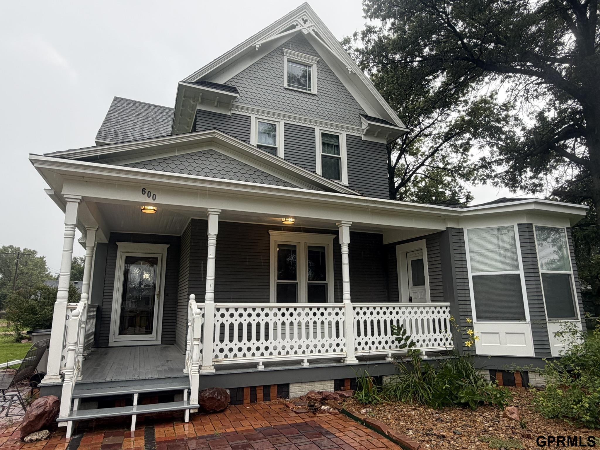 600 W 9th Street