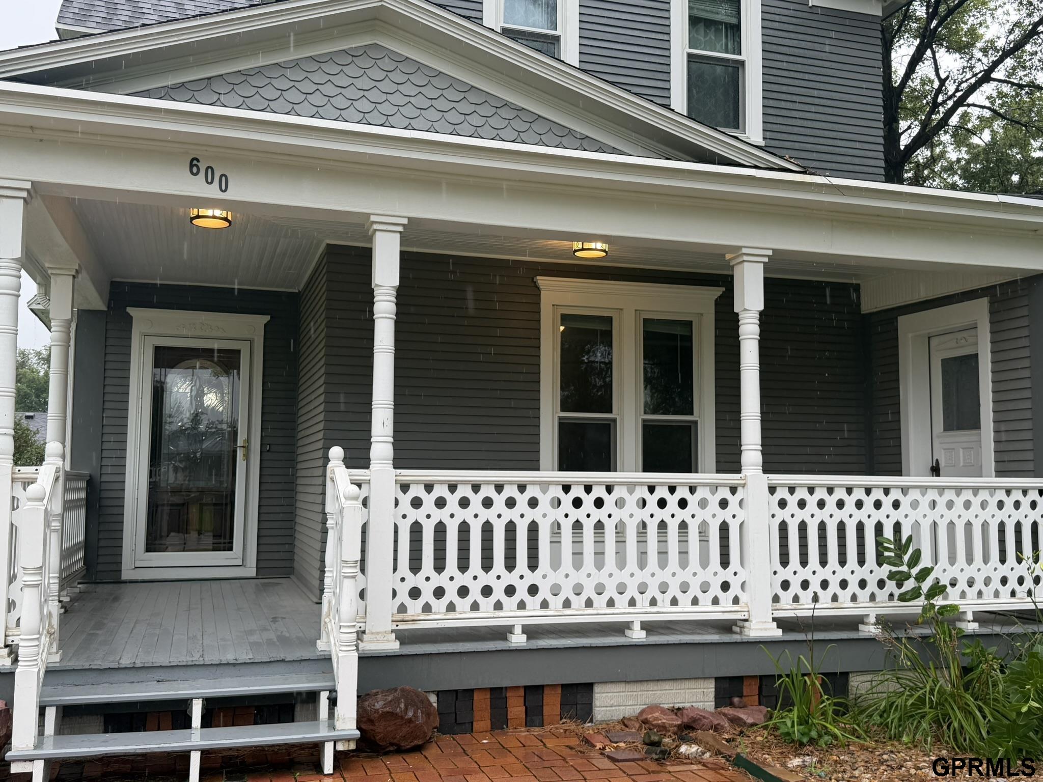 600 W 9th Street