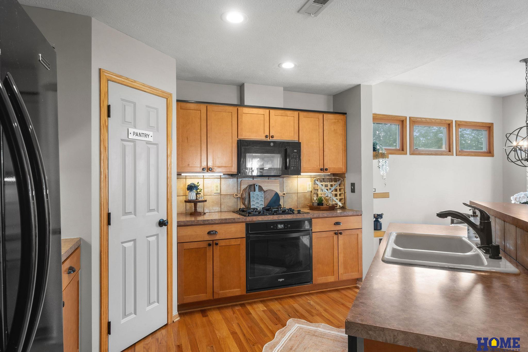 143 W Lombard Drive