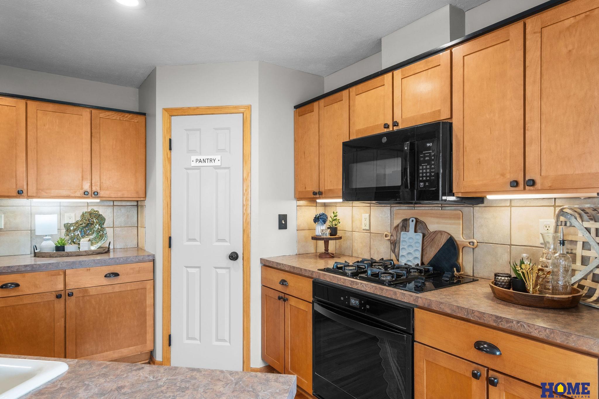 143 W Lombard Drive