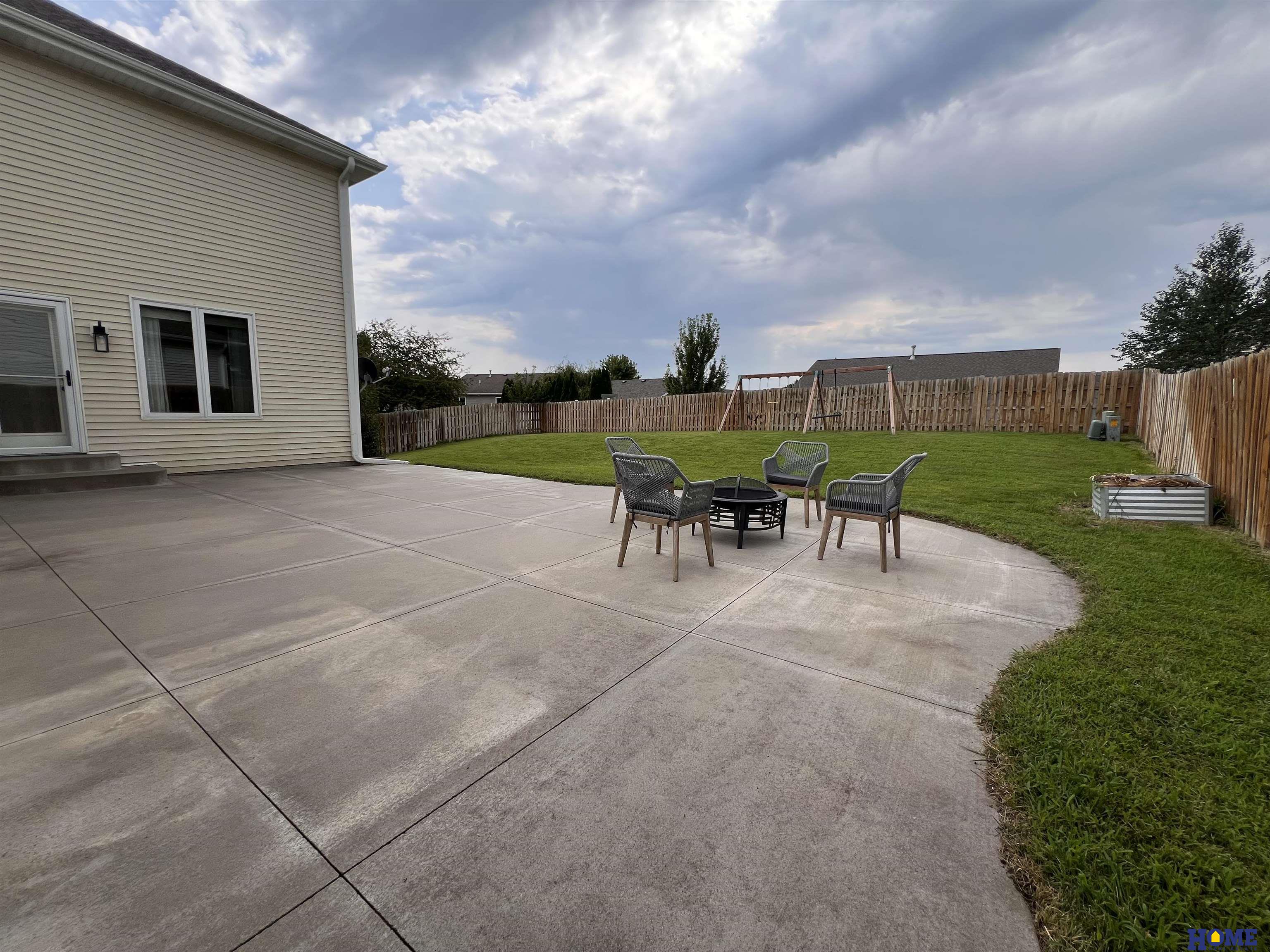 143 W Lombard Drive