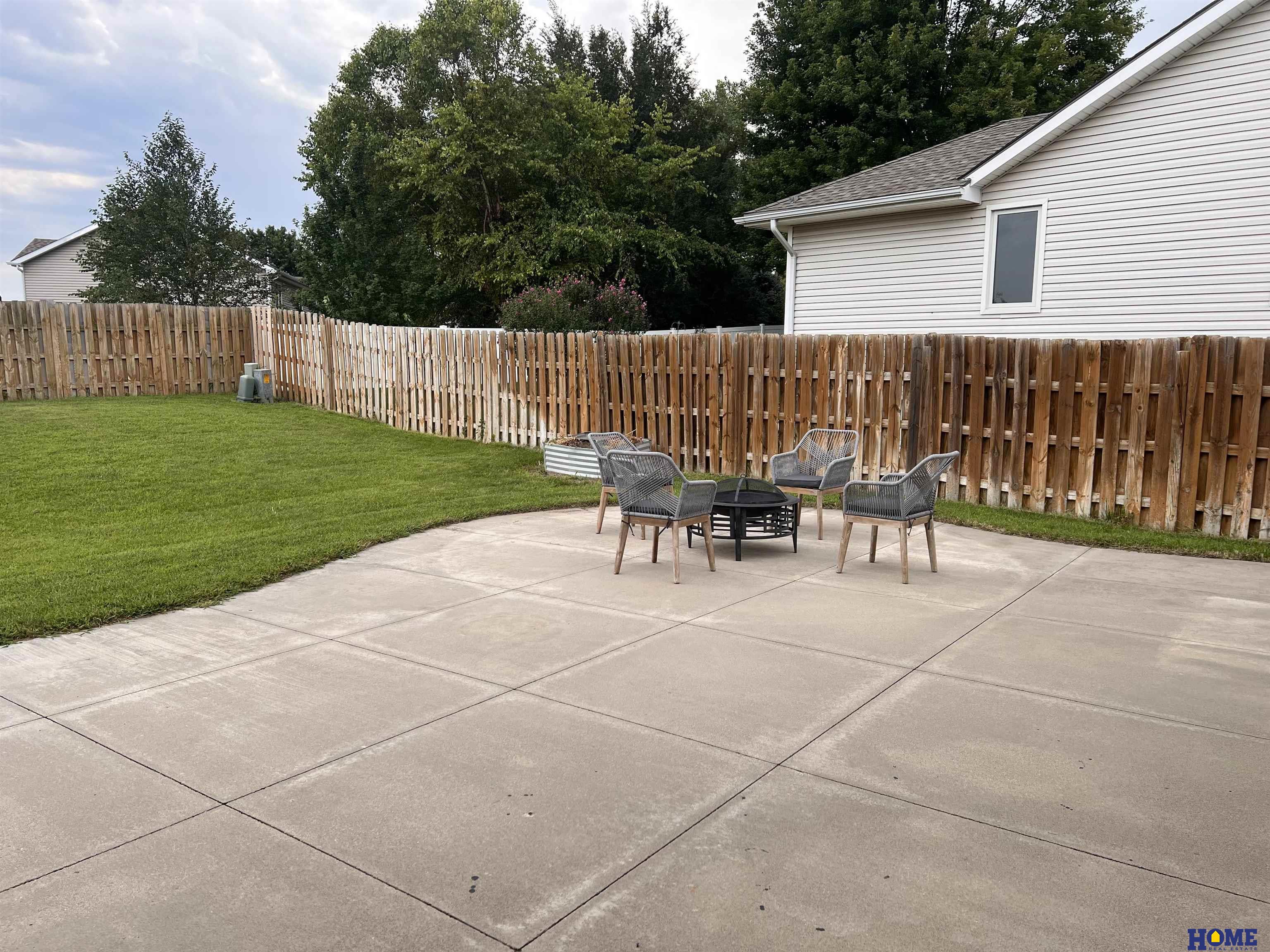 143 W Lombard Drive