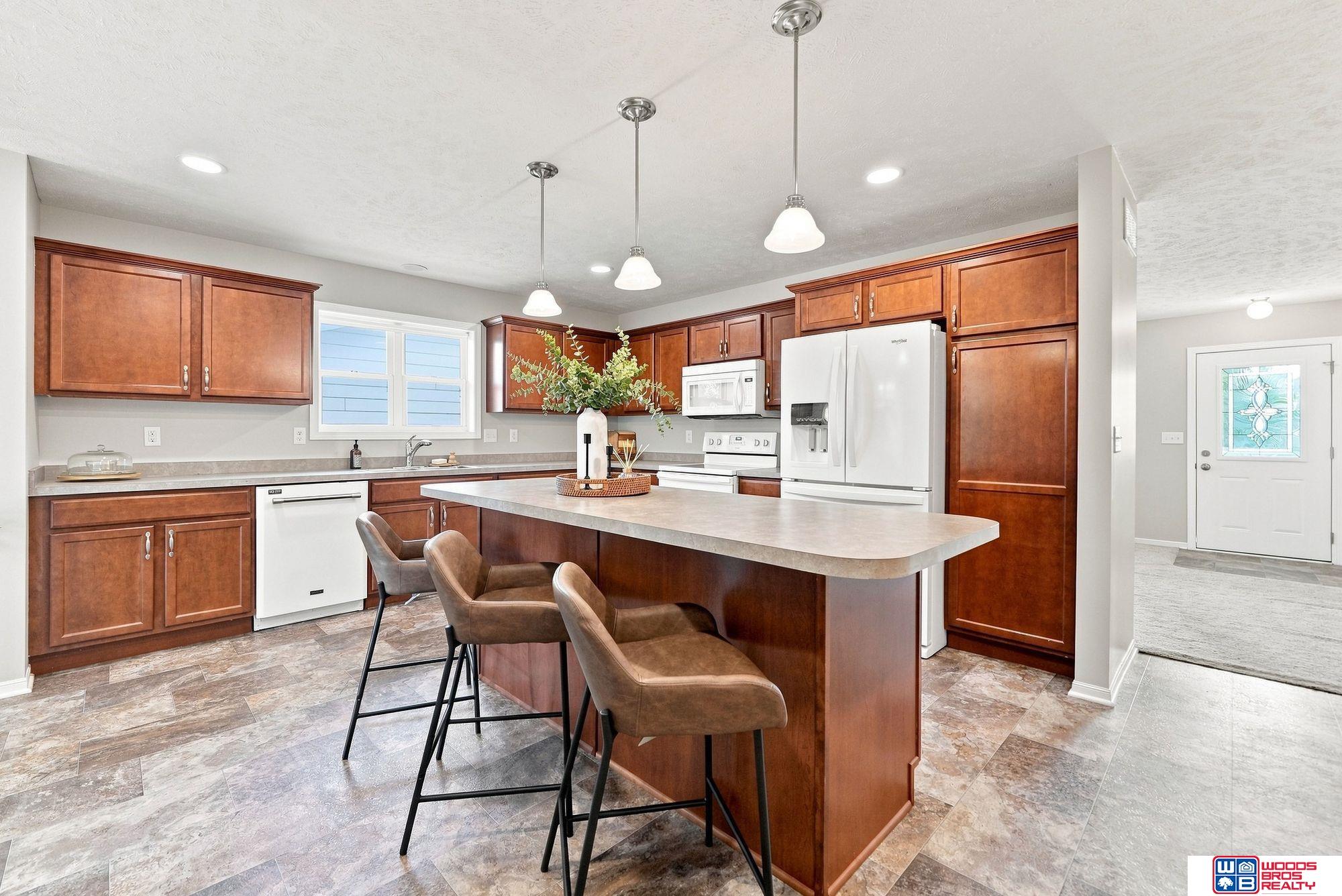 2729 NW Columbine Drive