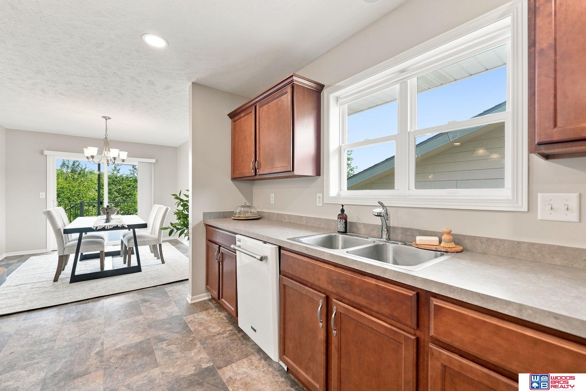 2729 NW Columbine Drive