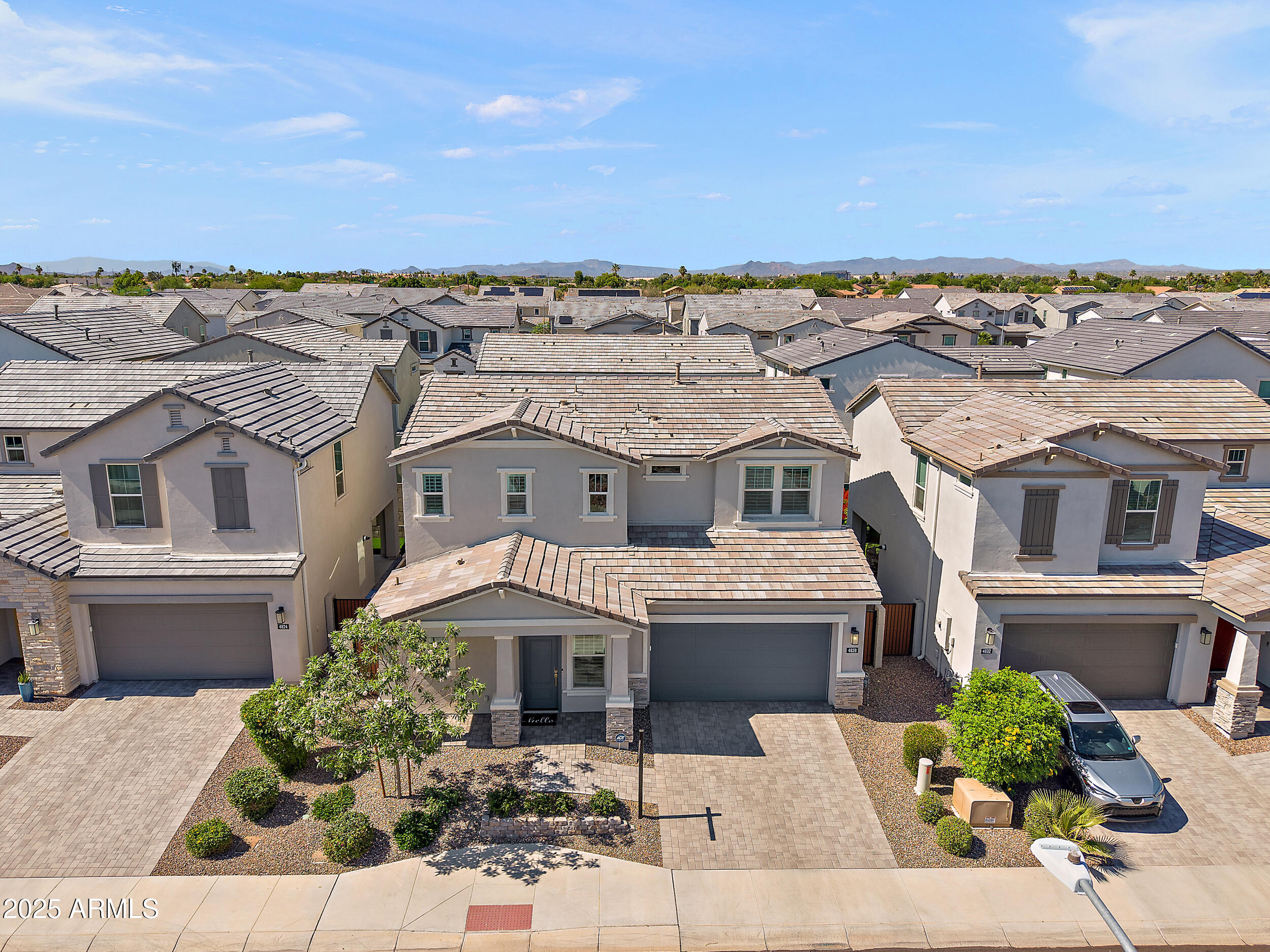 4828 E MURIEL Drive