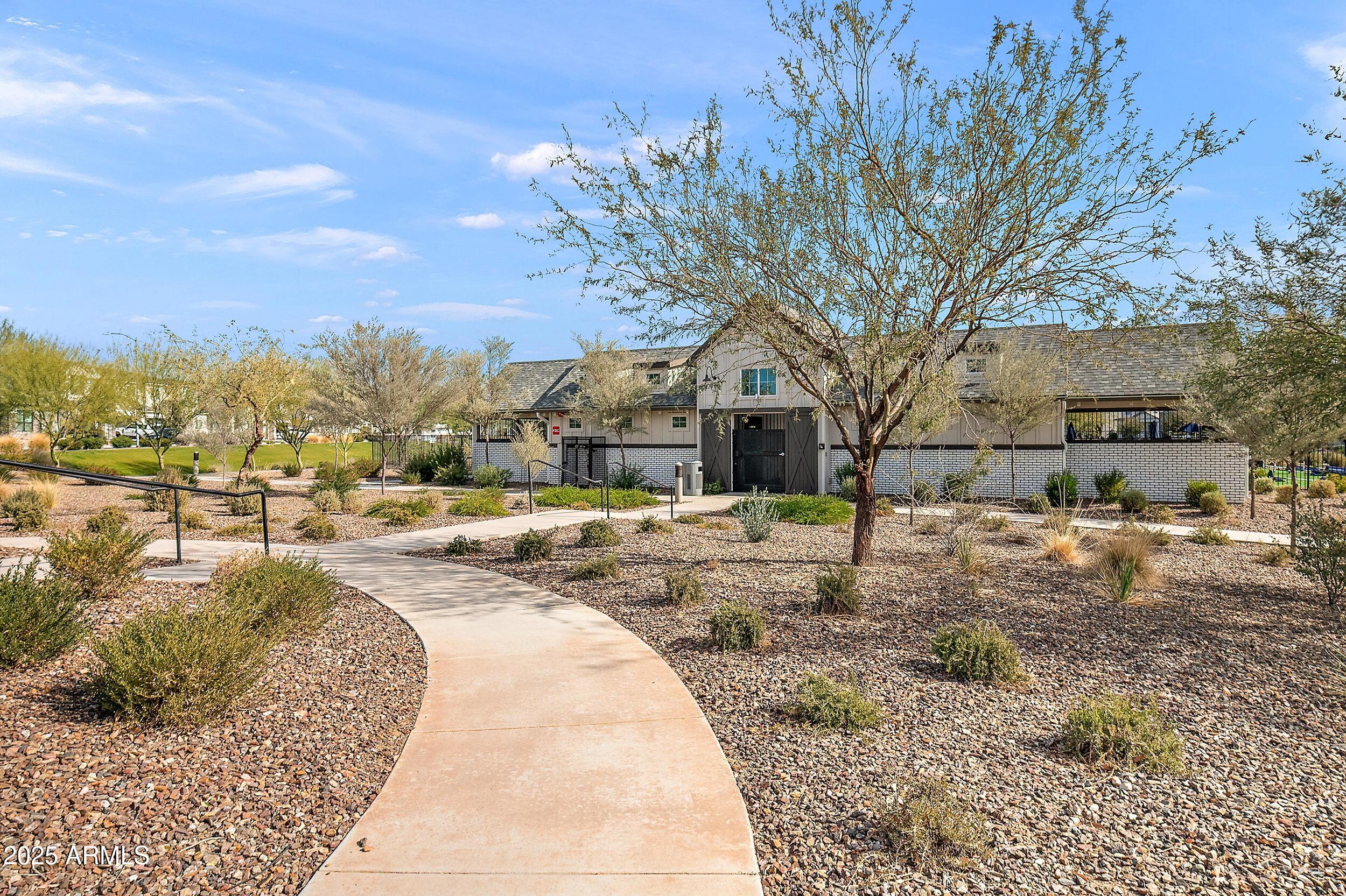4828 E MURIEL Drive