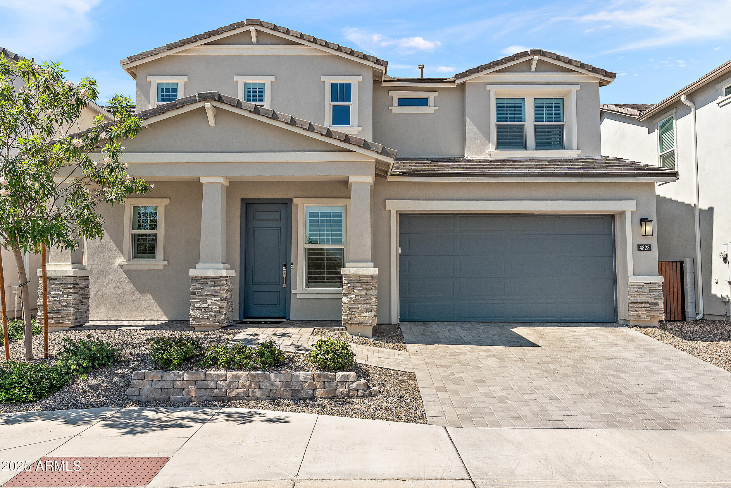 4828 E MURIEL Drive