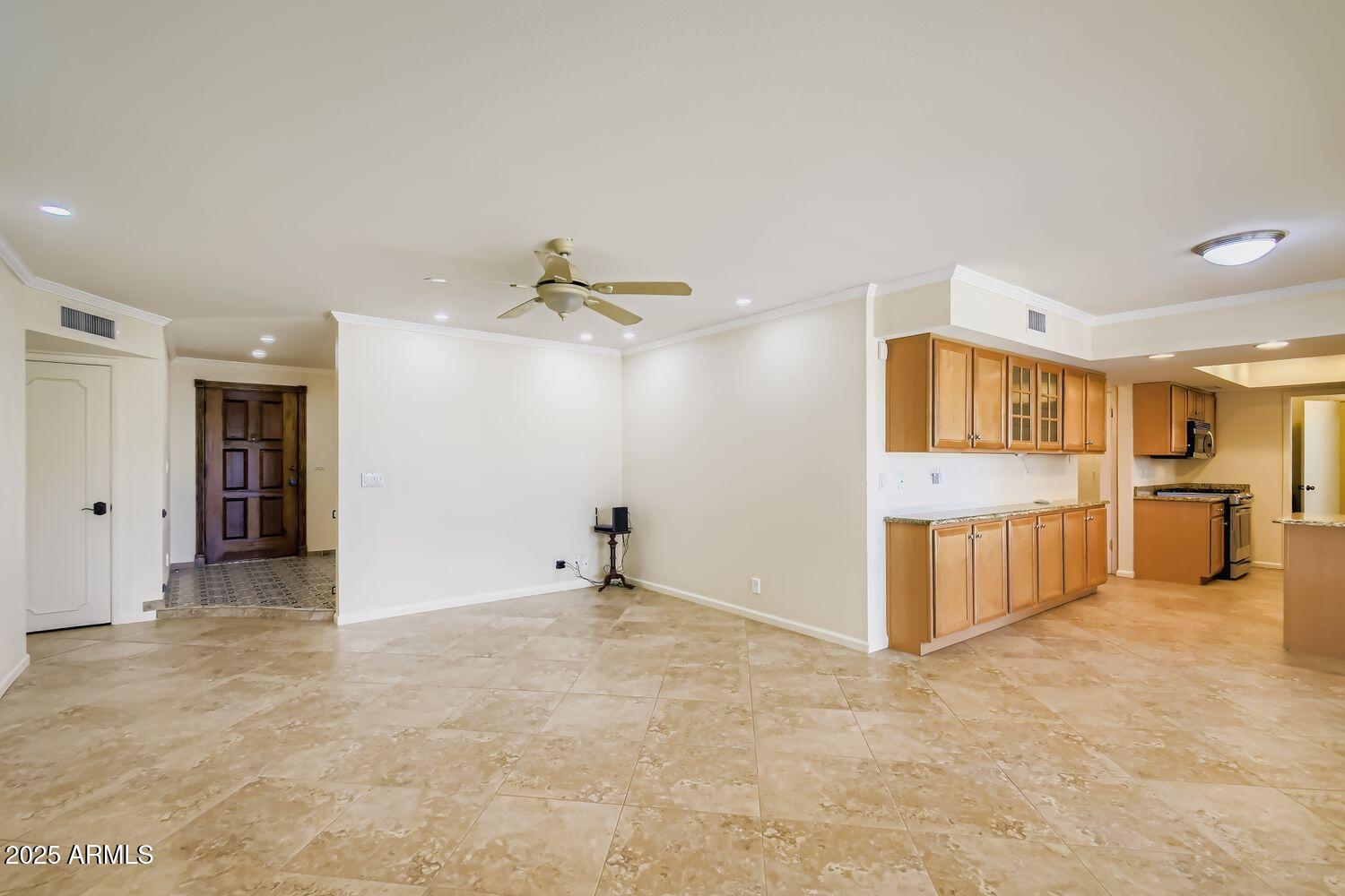 201 W DIANA Avenue