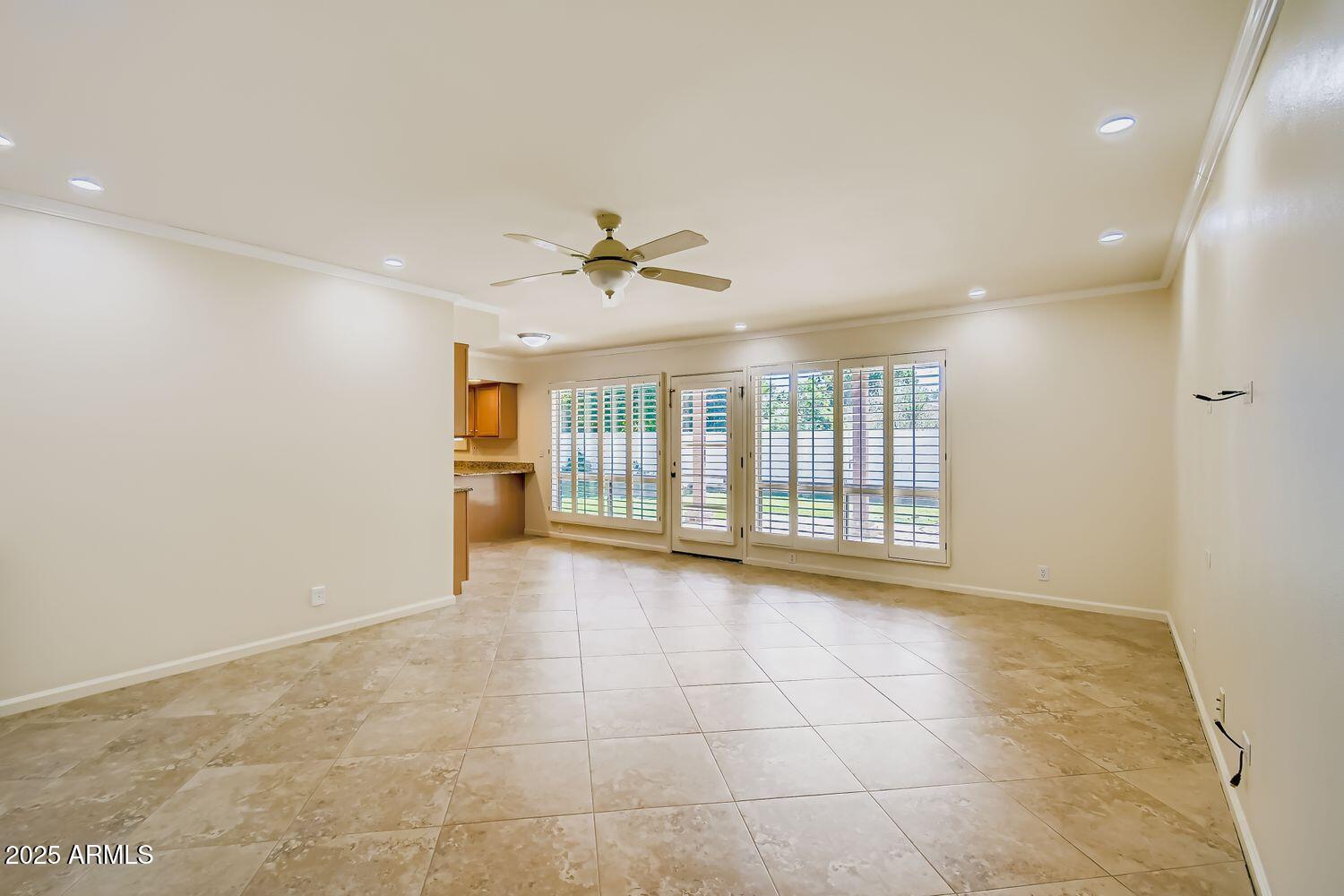201 W DIANA Avenue