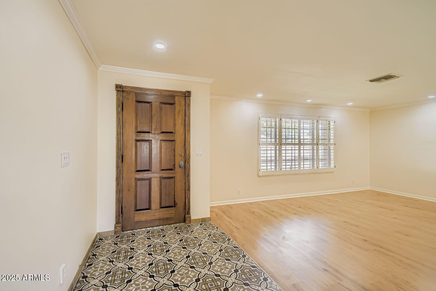201 W DIANA Avenue
