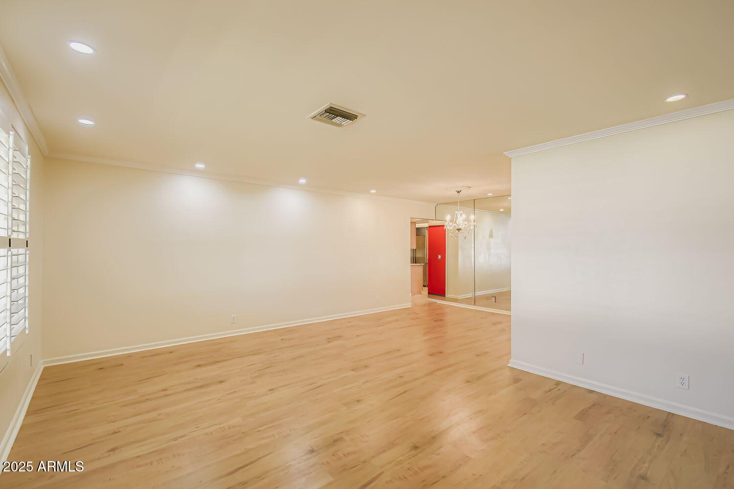 201 W DIANA Avenue