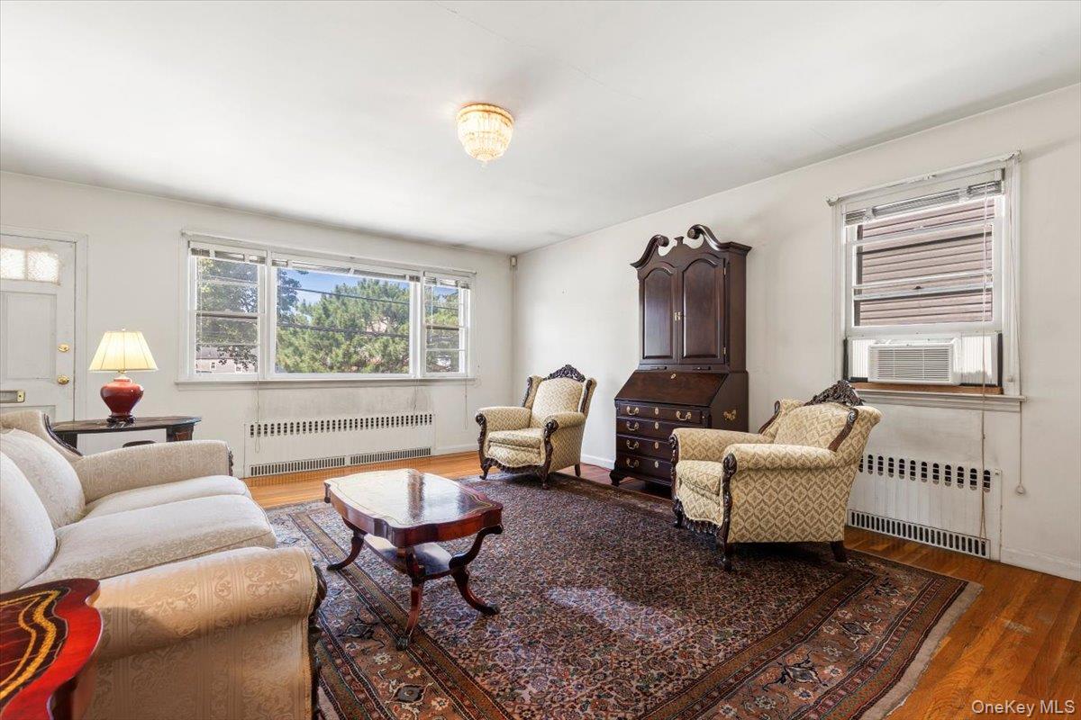96 Rossiter Avenue