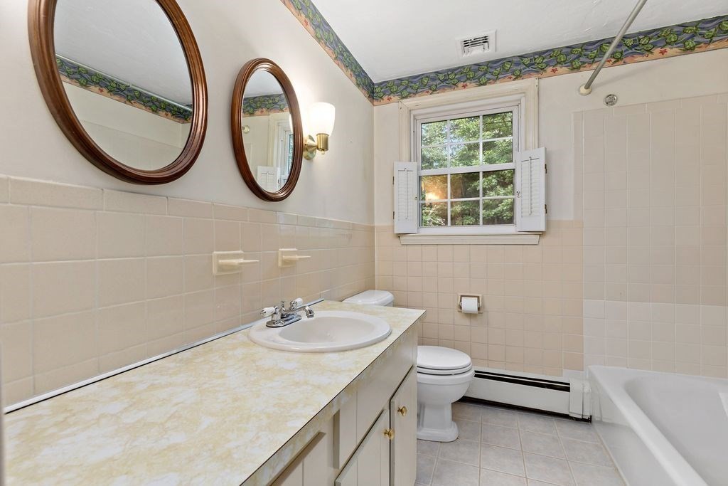 17 Lascala Ave