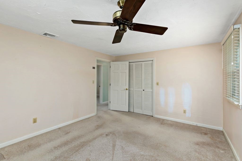 17 Lascala Ave