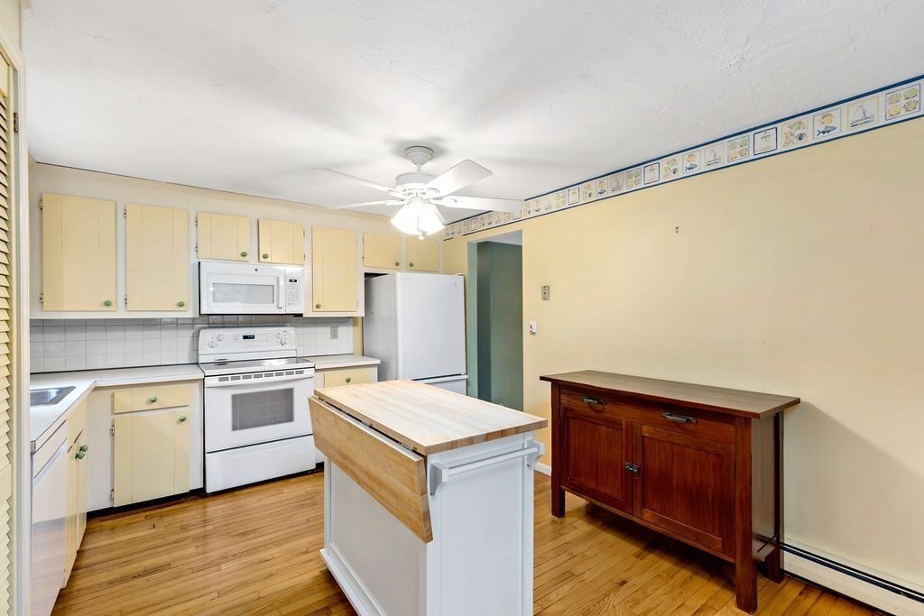 17 Lascala Ave