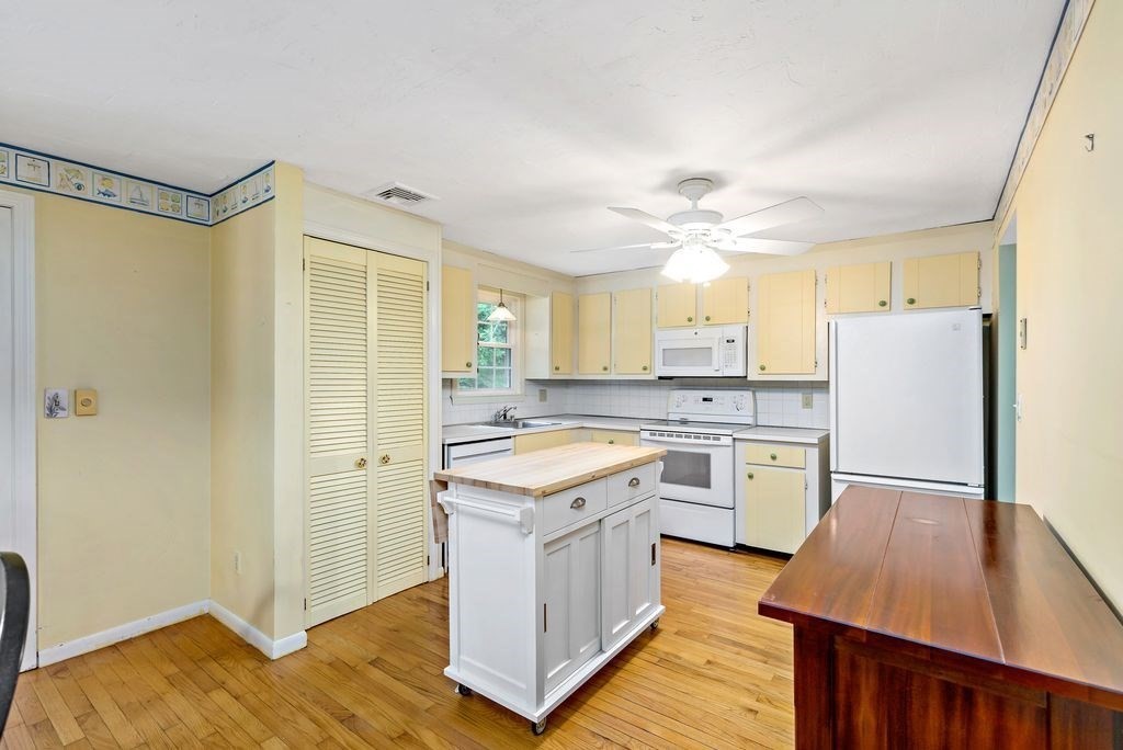 17 Lascala Ave