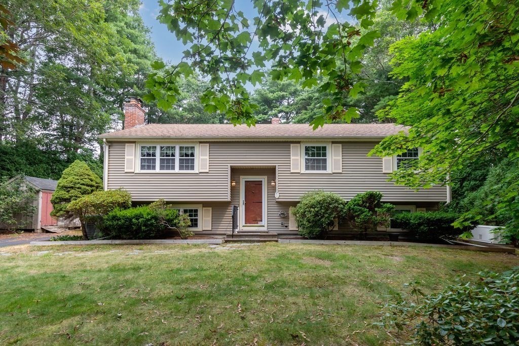 17 Lascala Ave