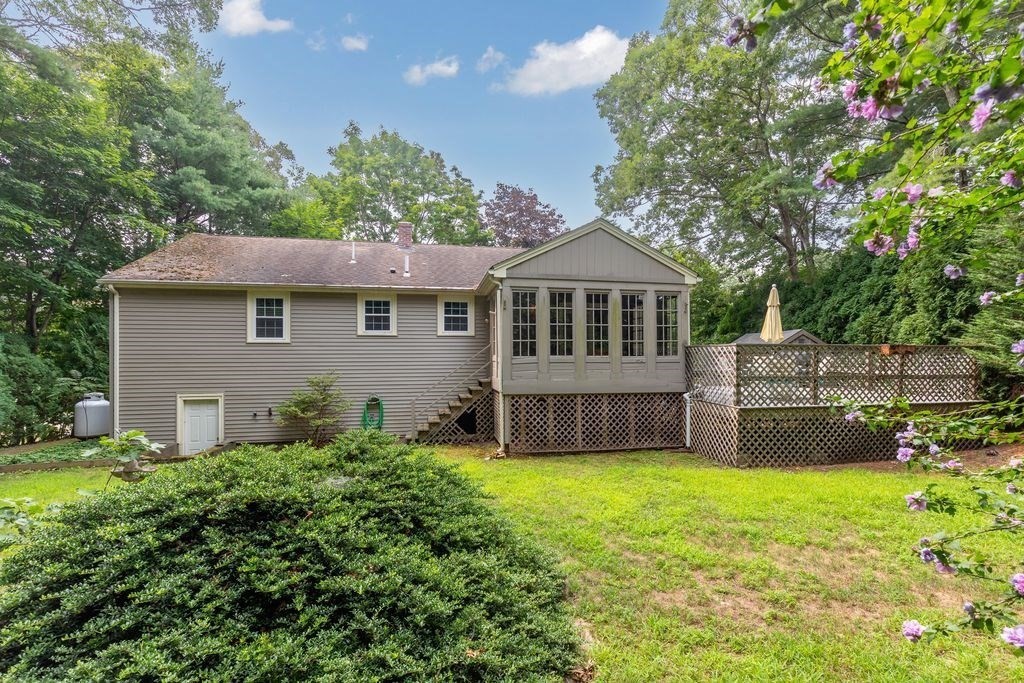 17 Lascala Ave