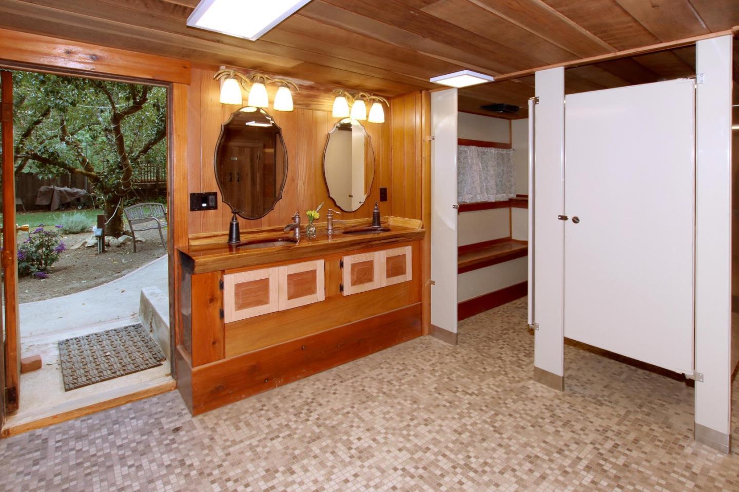 16770 Redwood Lodge RD