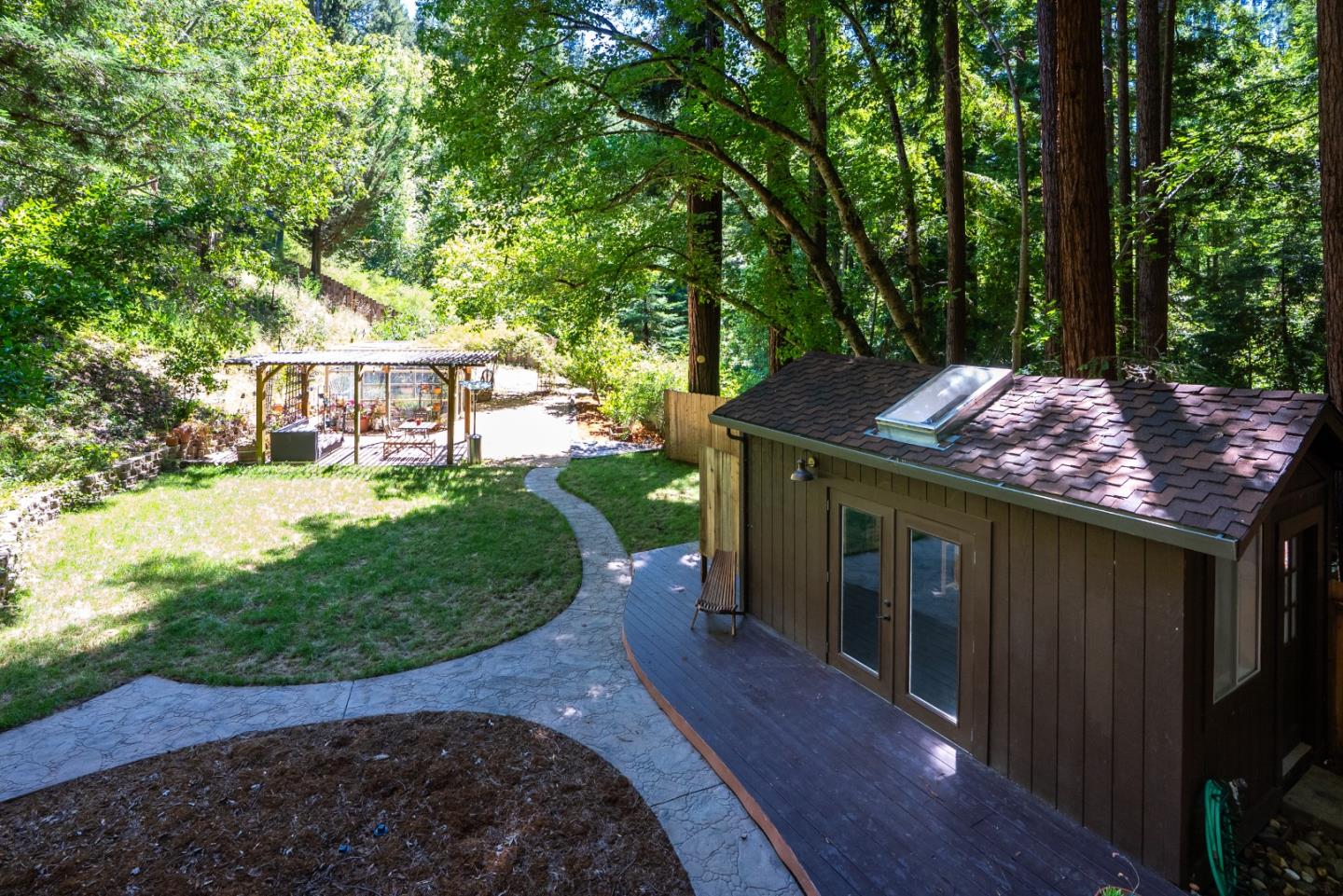 24250 Glenwood DR