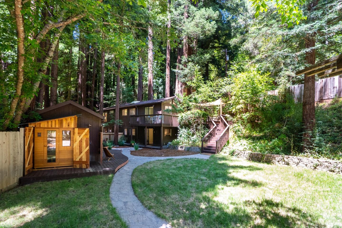 24250 Glenwood DR