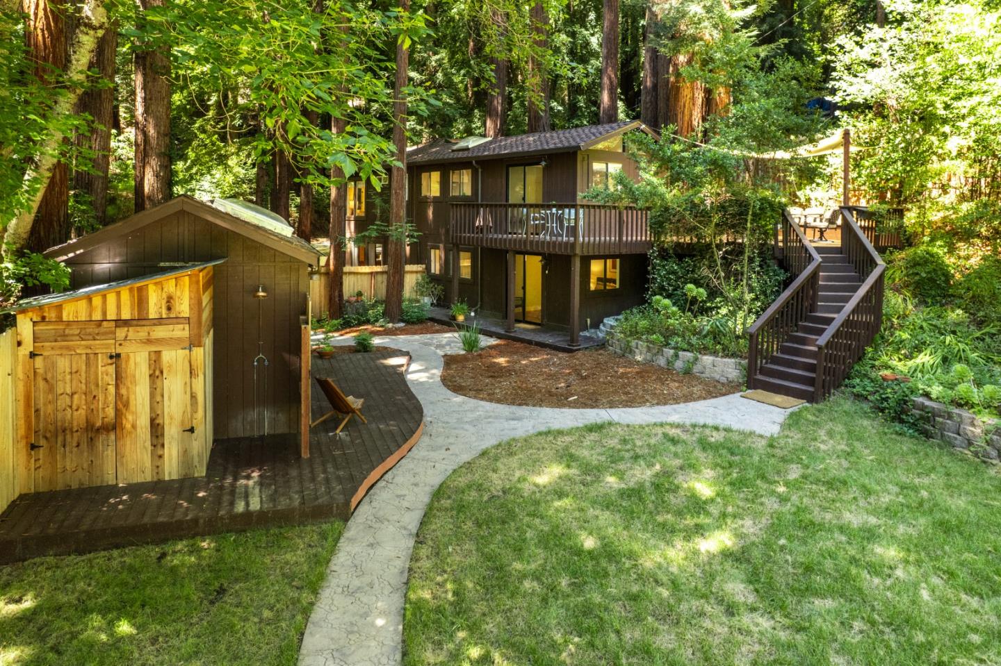 24250 Glenwood DR