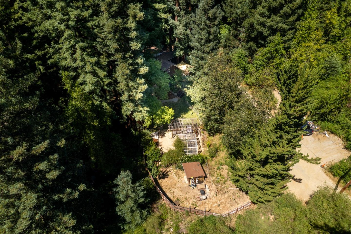 24250 Glenwood DR