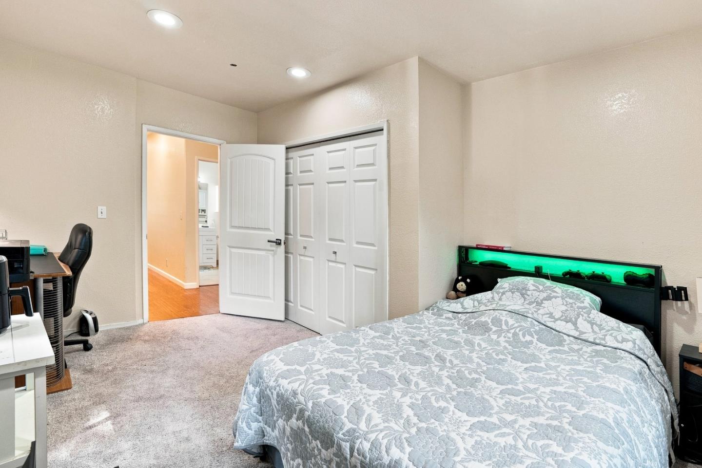 16855 Redwood Lodge RD