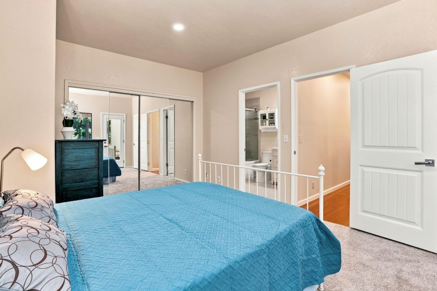 16855 Redwood Lodge RD