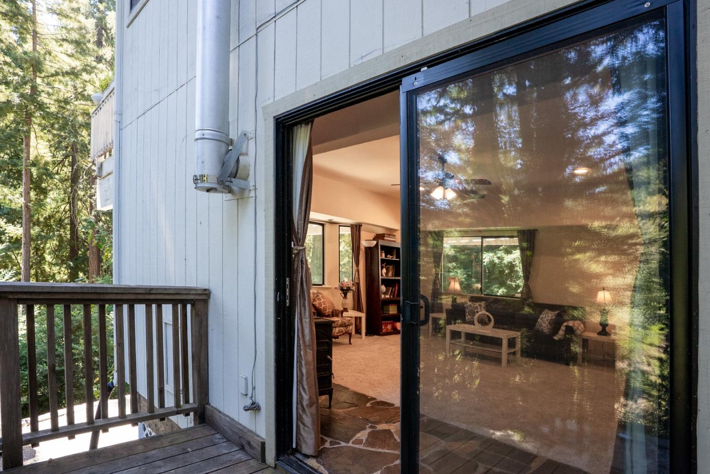 16855 Redwood Lodge RD