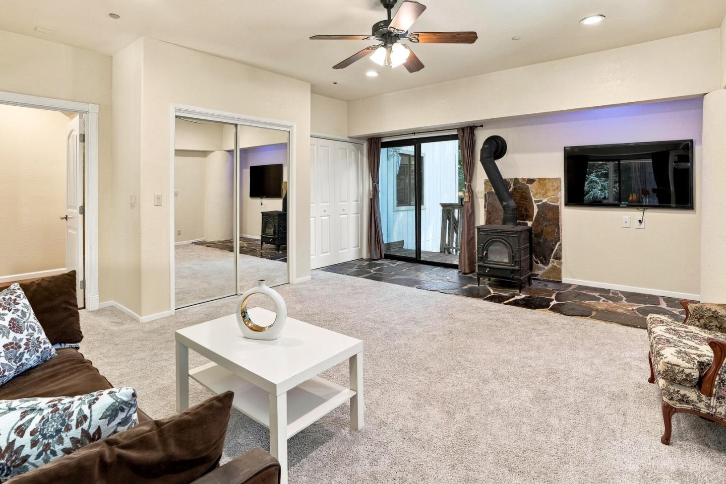 16855 Redwood Lodge RD