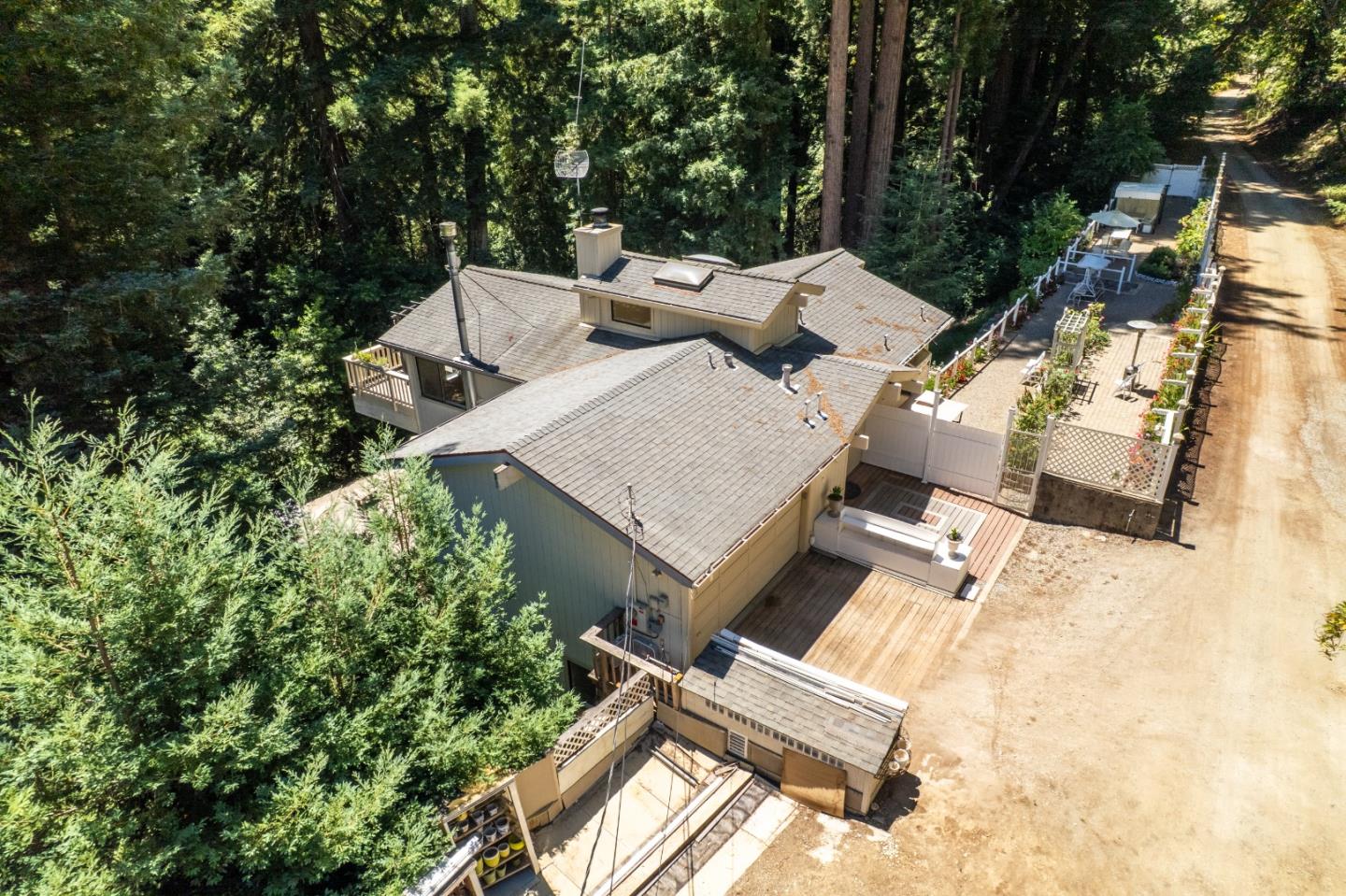 16855 Redwood Lodge RD