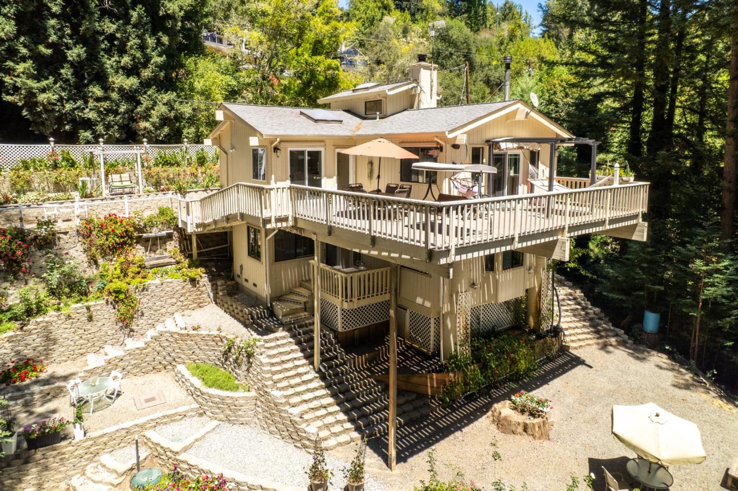 16855 Redwood Lodge RD