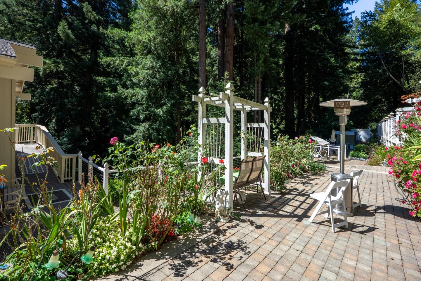 16855 Redwood Lodge RD