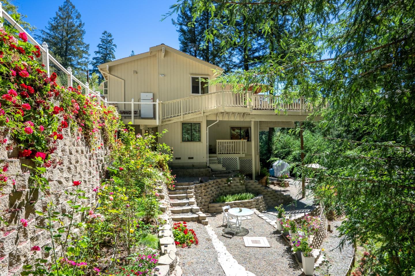 16855 Redwood Lodge RD