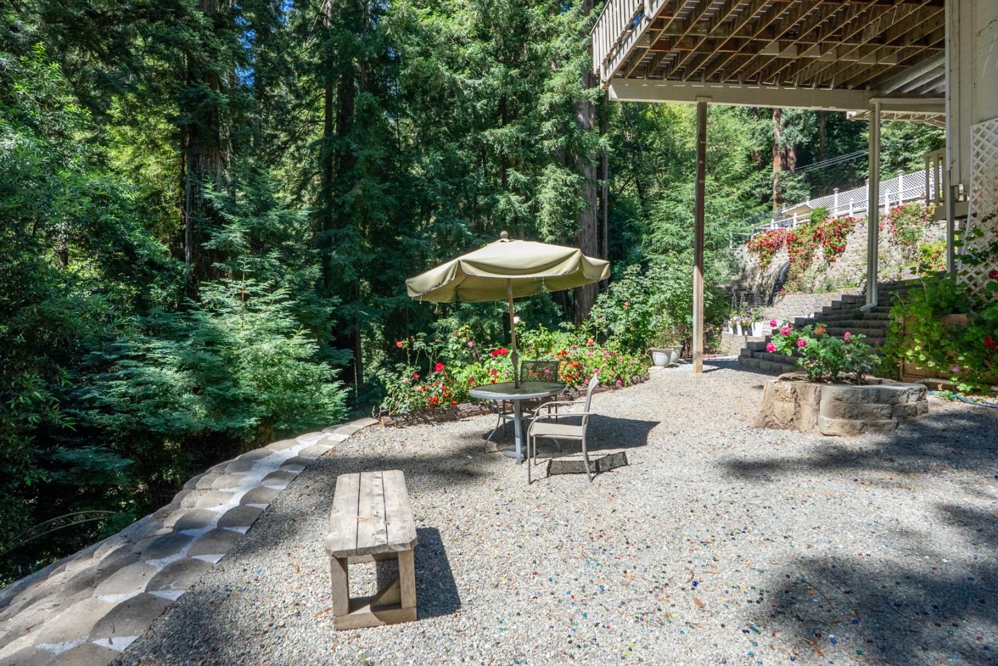 16855 Redwood Lodge RD