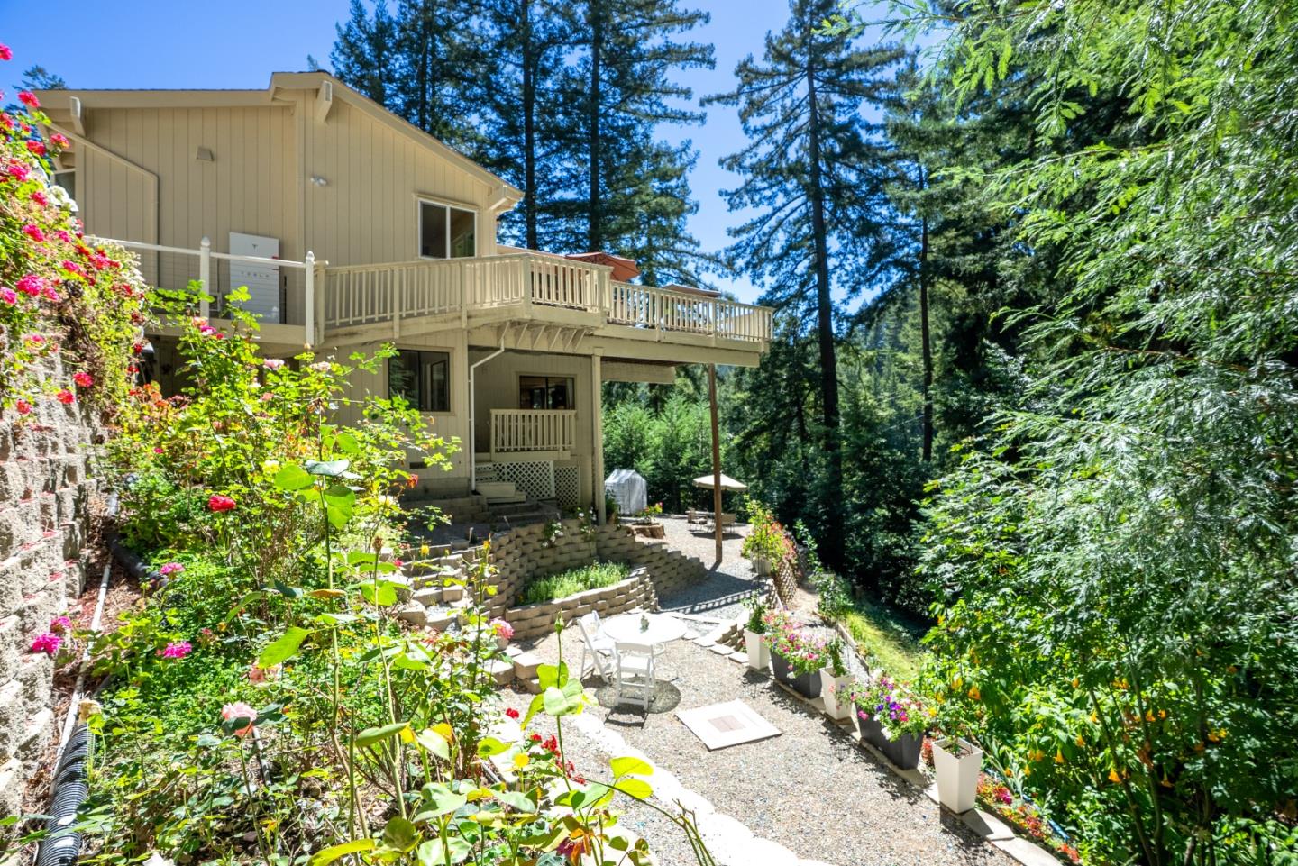 16855 Redwood Lodge RD